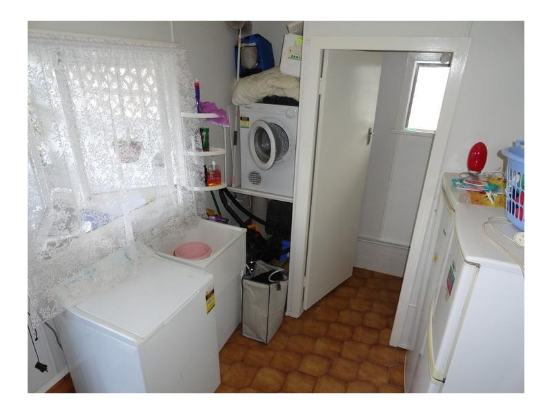 7 Albert Street, North Ipswich QLD 4305
