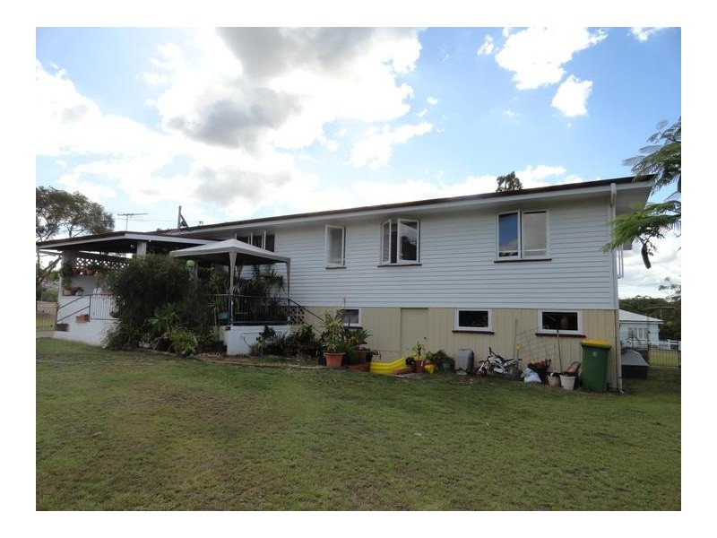 7 Albert Street, North Ipswich QLD 4305
