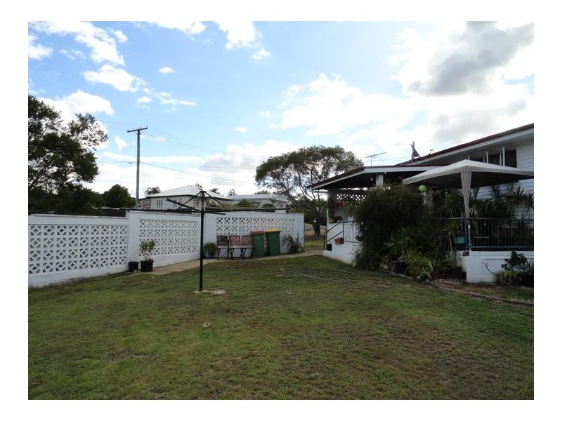 7 Albert Street, North Ipswich QLD 4305