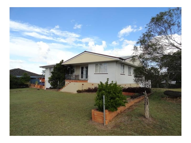 7 Albert Street, North Ipswich QLD 4305