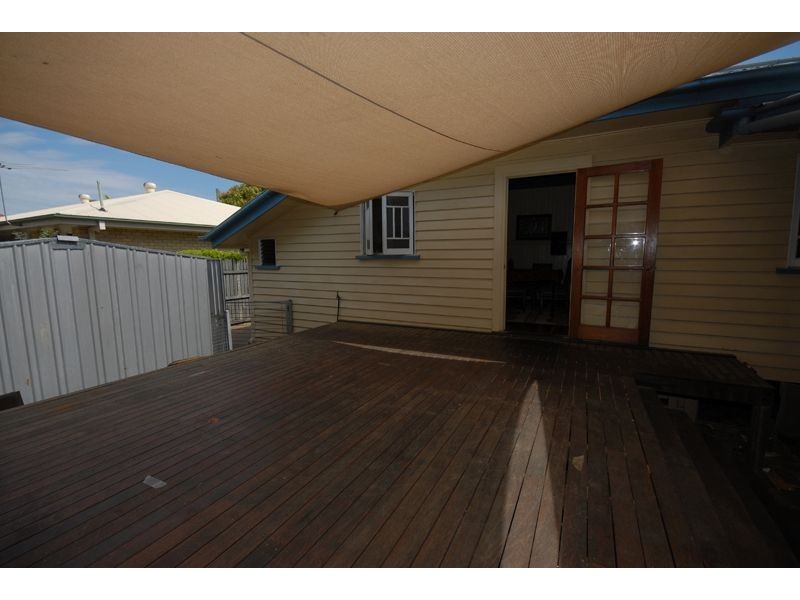 161 Blackstone Road, Silkstone QLD 4304