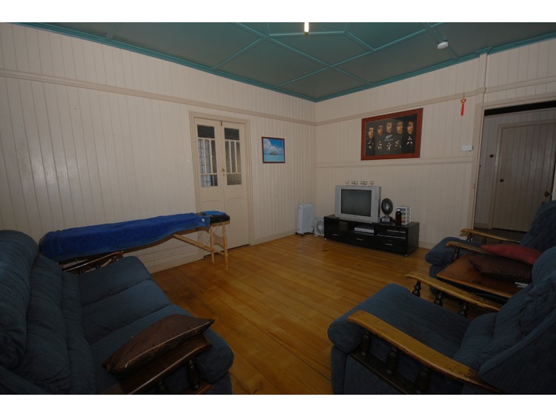 161 Blackstone Road, Silkstone QLD 4304