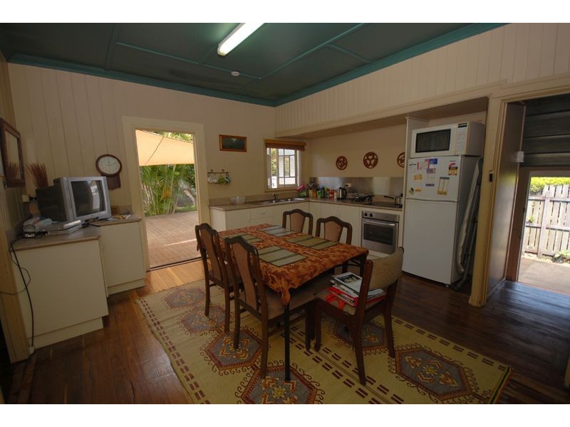 161 Blackstone Road, Silkstone QLD 4304