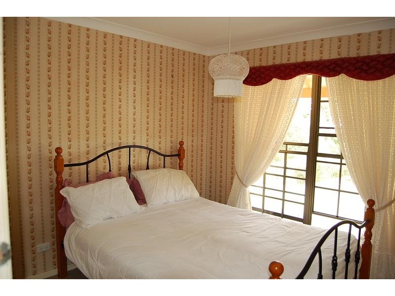 21 Alice Street, Blackstone QLD 4304