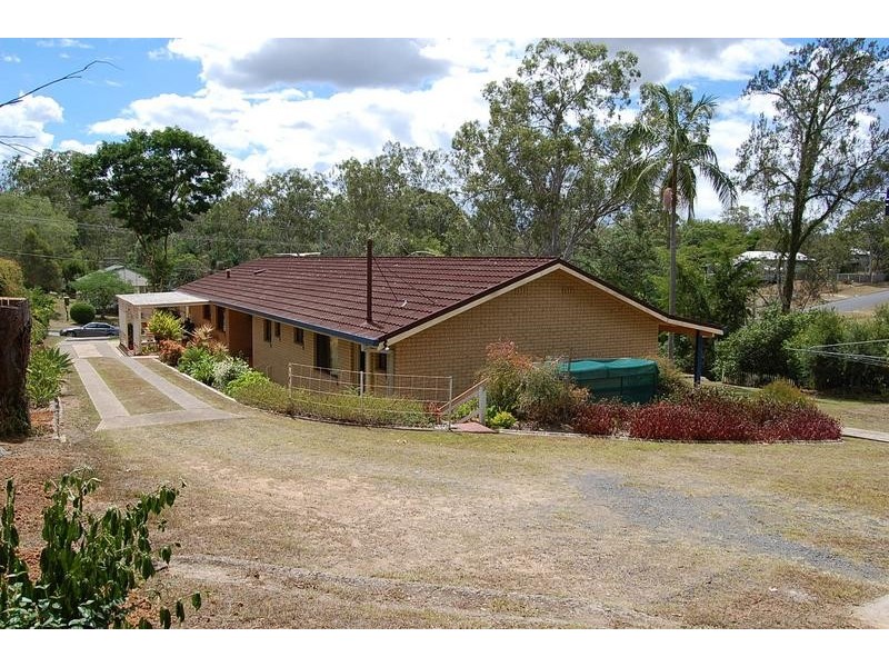 21 Alice Street, Blackstone QLD 4304