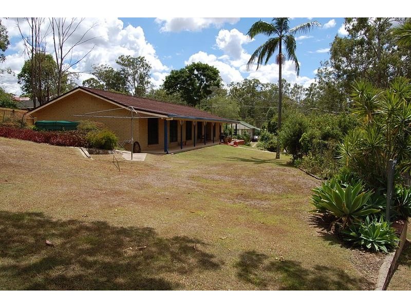 21 Alice Street, Blackstone QLD 4304