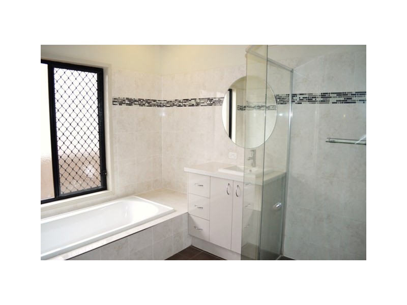 21 Kelso Close, Yamanto QLD 4305