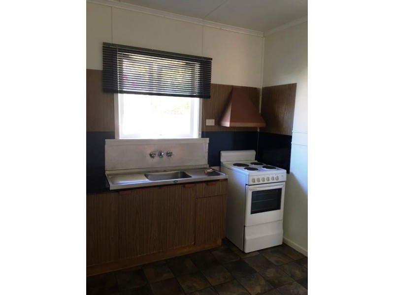 9 Dudleigh Street, Booval QLD 4304