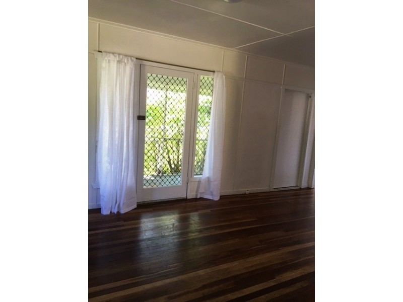 9 Dudleigh Street, Booval QLD 4304