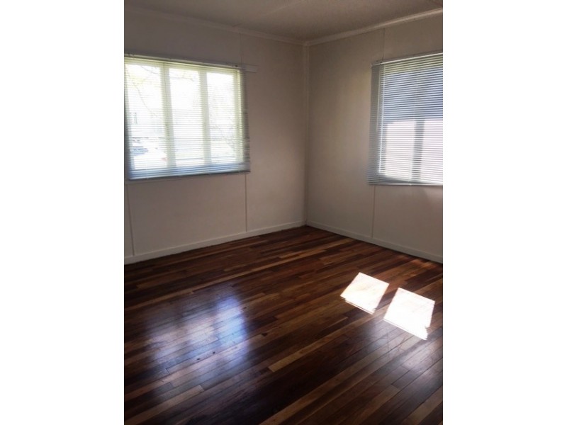 9 Dudleigh Street, Booval QLD 4304