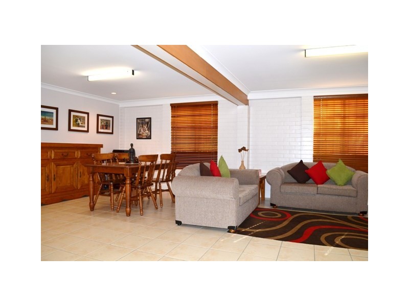 27 Mary Street, Bundamba QLD 4304