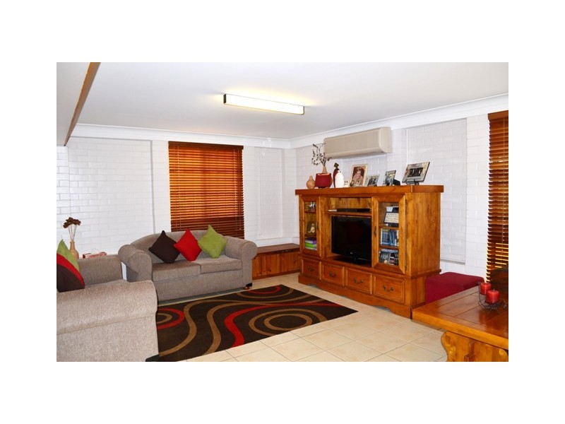 27 Mary Street, Bundamba QLD 4304