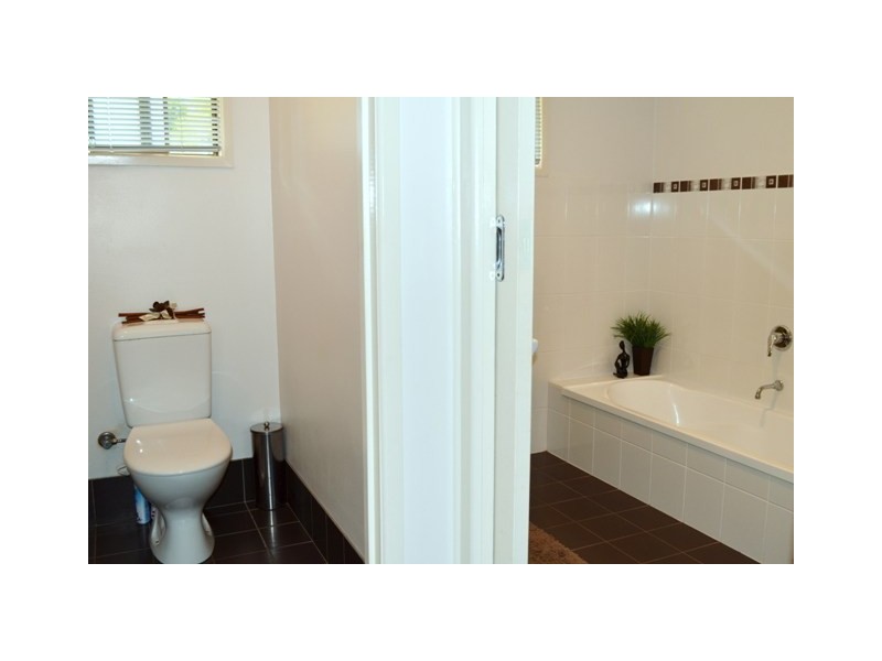 27 Mary Street, Bundamba QLD 4304