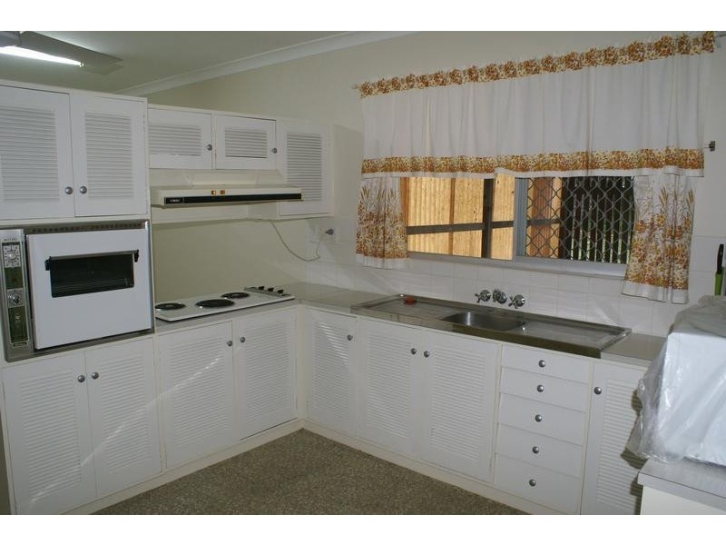 7 Devon Street, Eastern Heights QLD 4305