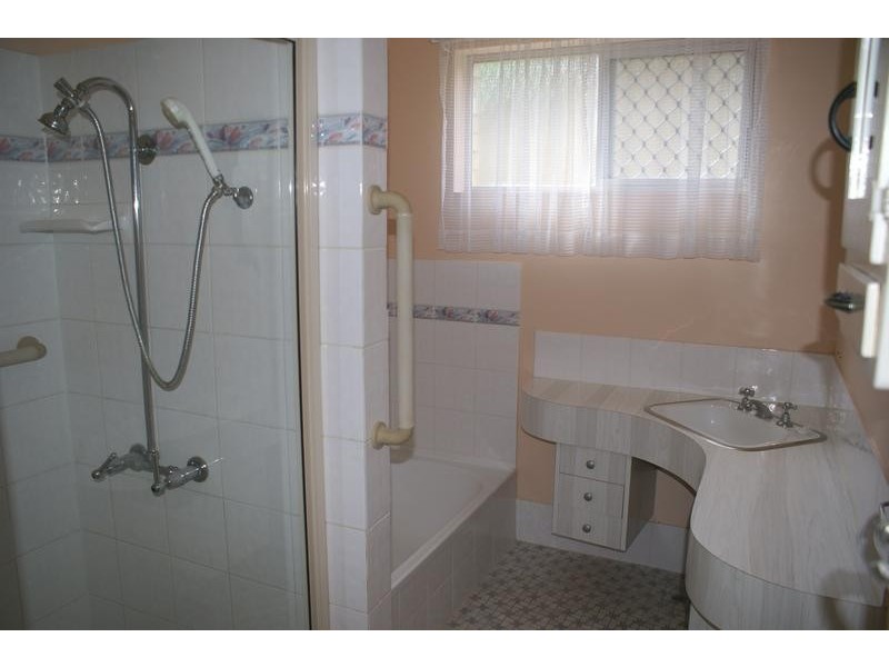 7 Devon Street, Eastern Heights QLD 4305