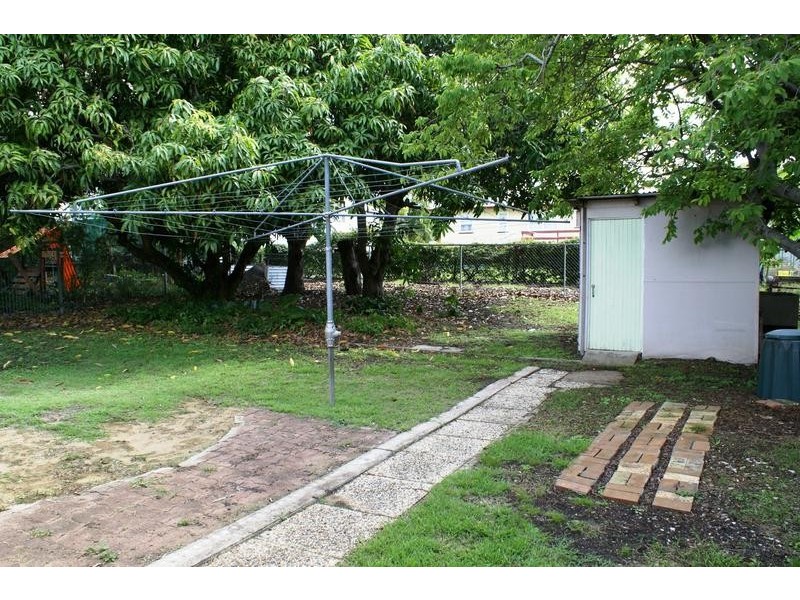 7 Devon Street, Eastern Heights QLD 4305