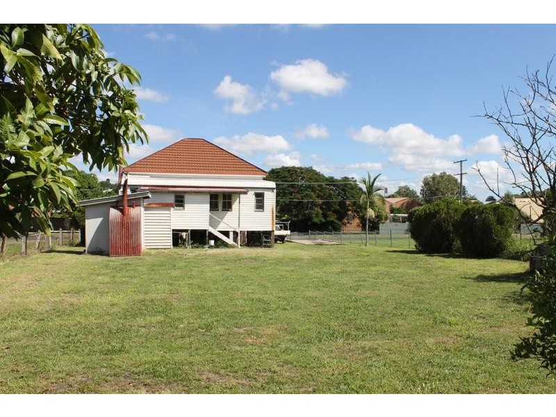 11 Bergin Street, Booval QLD 4304