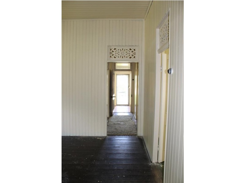 11 Bergin Street, Booval QLD 4304