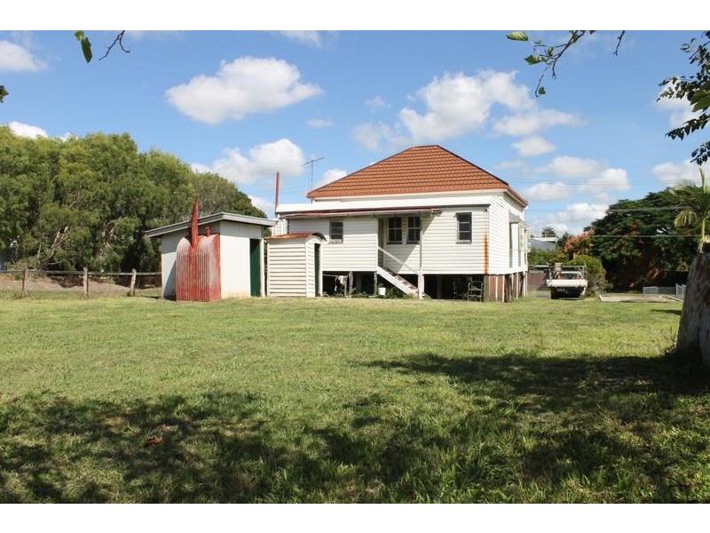 11 Bergin Street, Booval QLD 4304