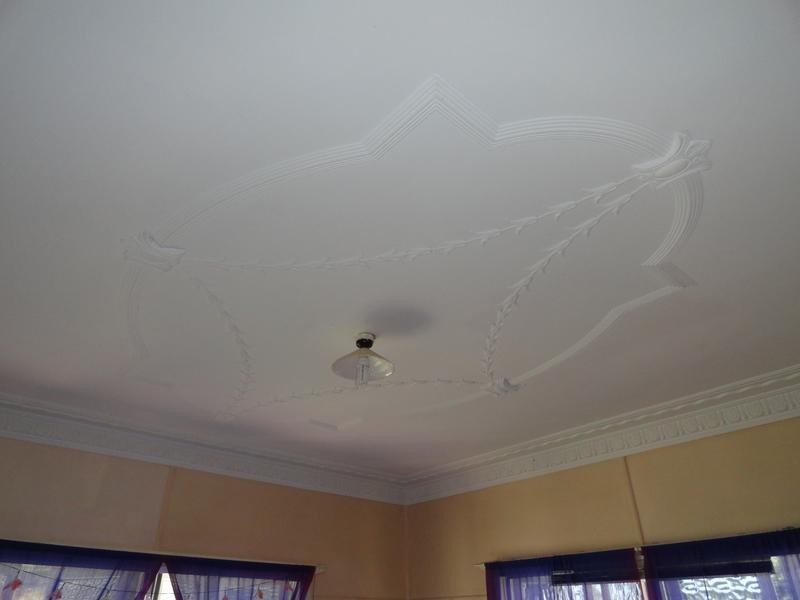 3 Robertson Rd, Eastern Heights QLD 4305