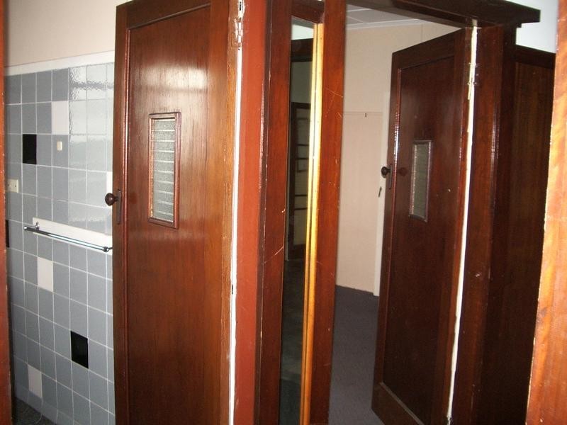 3 Robertson Rd, Eastern Heights QLD 4305