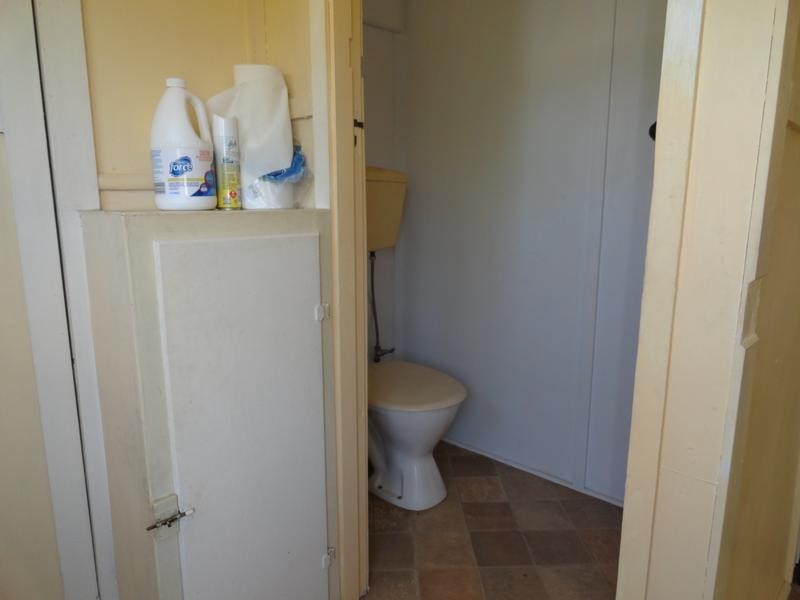 3 Robertson Rd, Eastern Heights QLD 4305