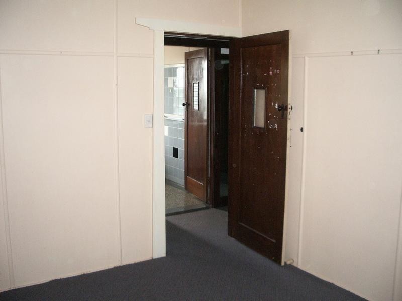 3 Robertson Rd, Eastern Heights QLD 4305