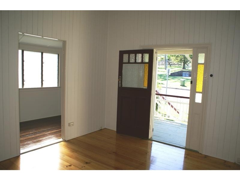 11 Milford Street, Ipswich QLD 4305