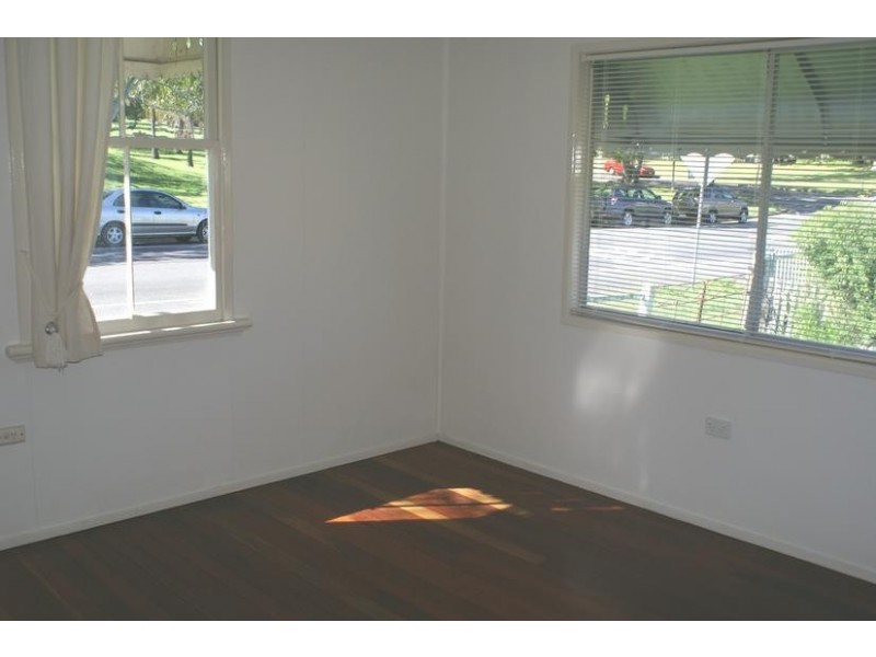 11 Milford Street, Ipswich QLD 4305