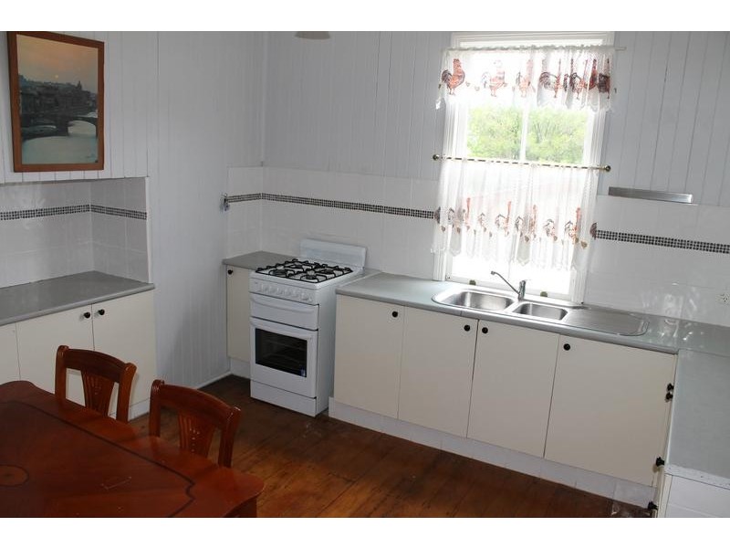 25 Alexandra Street, Booval QLD 4304