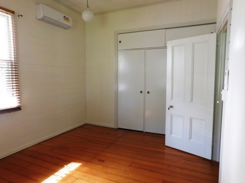 14 Jones Street, Blackstone QLD 4304