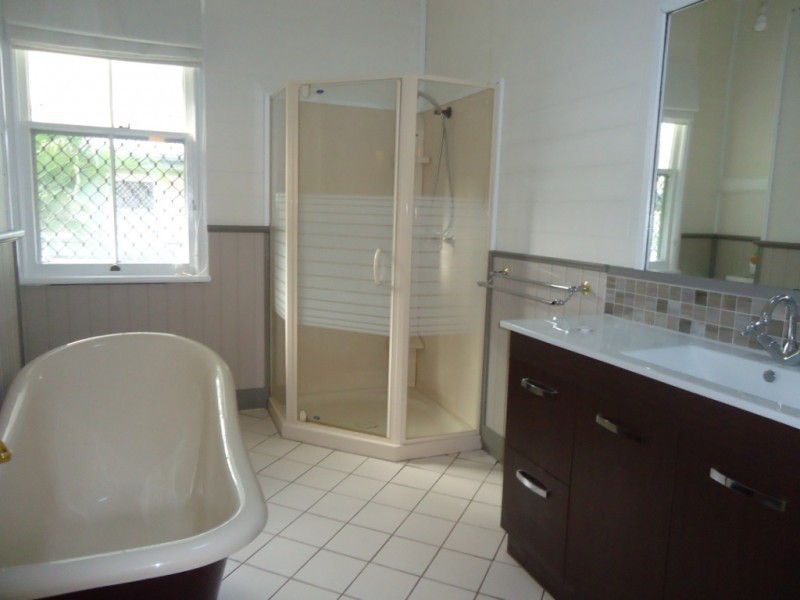 14 Jones Street, Blackstone QLD 4304