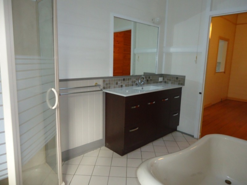 14 Jones Street, Blackstone QLD 4304