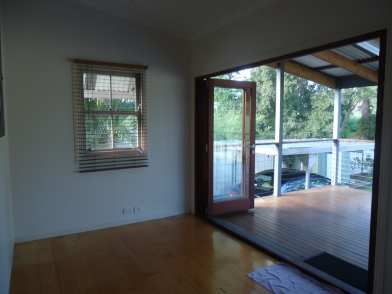14 Jones Street, Blackstone QLD 4304