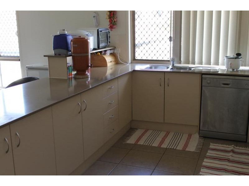 3 Heathwood Place, Collingwood Park QLD 4301