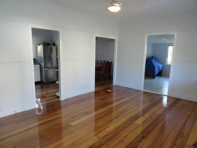 8 Vale Street, Bundamba QLD 4304