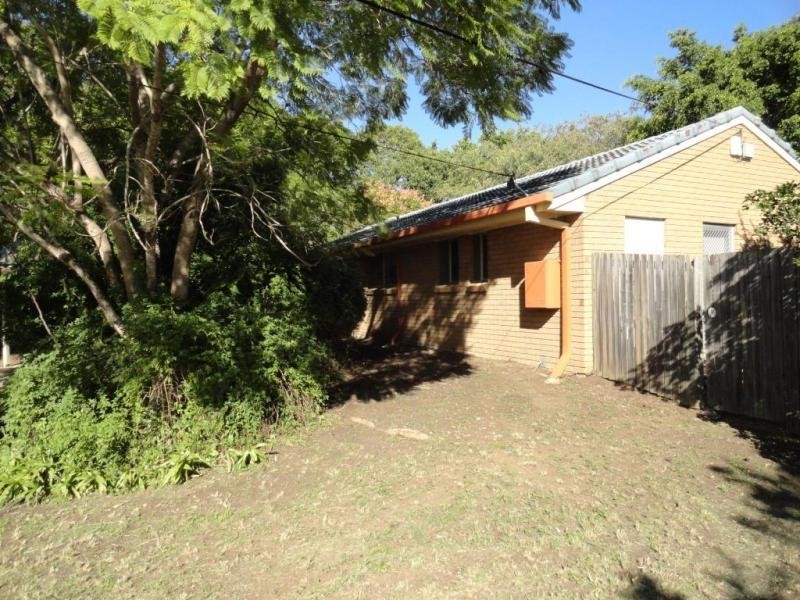 6 Hind Court, Bundamba QLD 4304