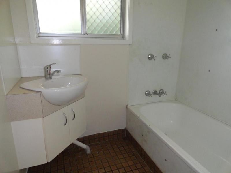 6 Hind Court, Bundamba QLD 4304