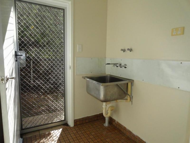 6 Hind Court, Bundamba QLD 4304