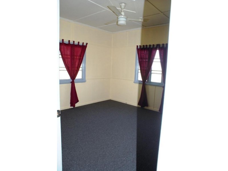 4 Buckenham Street, Dinmore QLD 4303