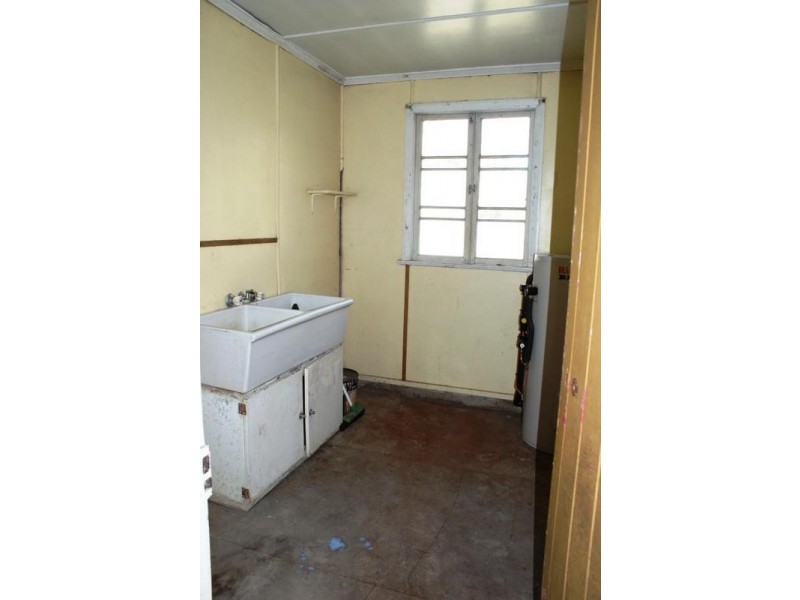 4 Buckenham Street, Dinmore QLD 4303