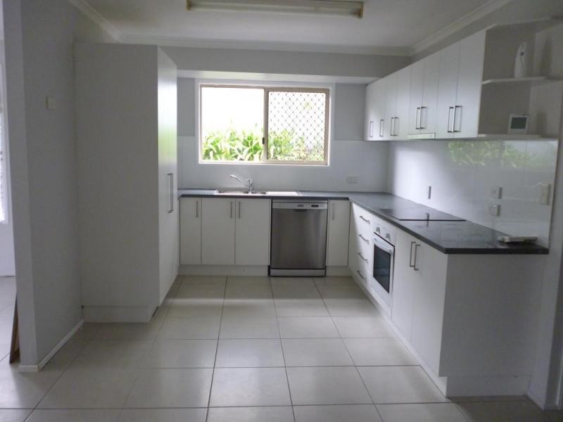 10 McMillan, Churchill QLD 4305