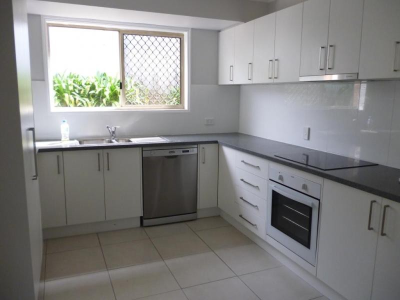 10 McMillan, Churchill QLD 4305