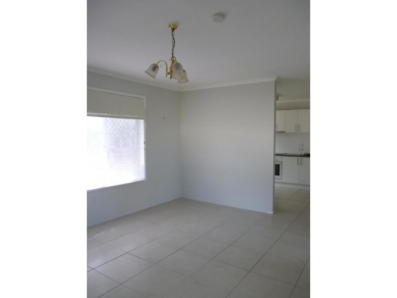 10 McMillan, Churchill QLD 4305