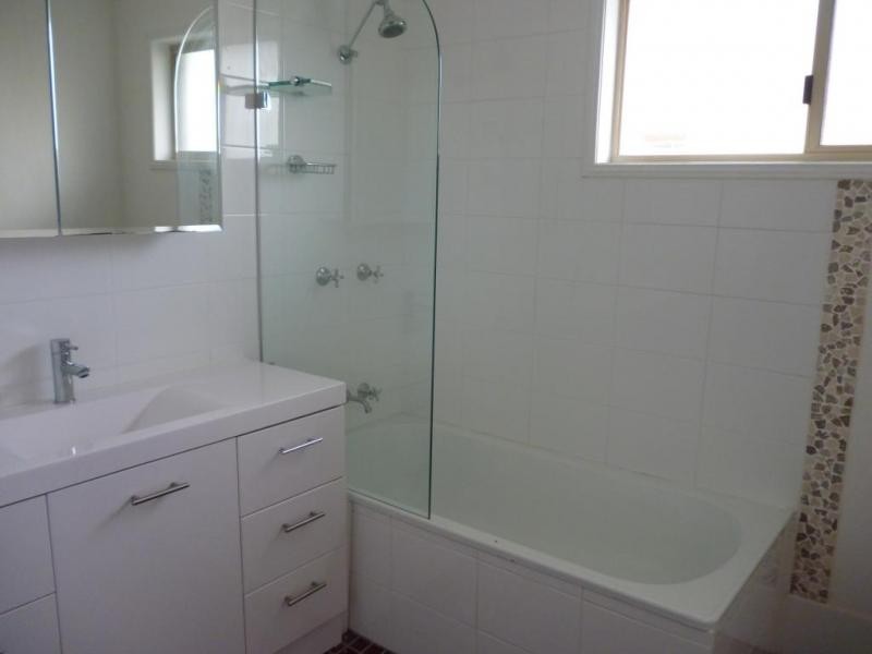 10 McMillan, Churchill QLD 4305