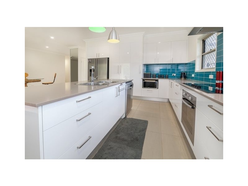 5 Shiloh Court, Pine Mountain QLD 4306