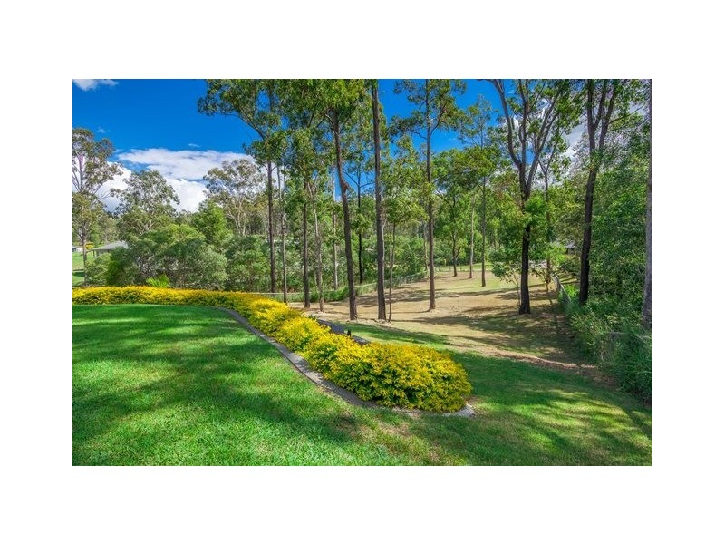 5 Shiloh Court, Pine Mountain QLD 4306