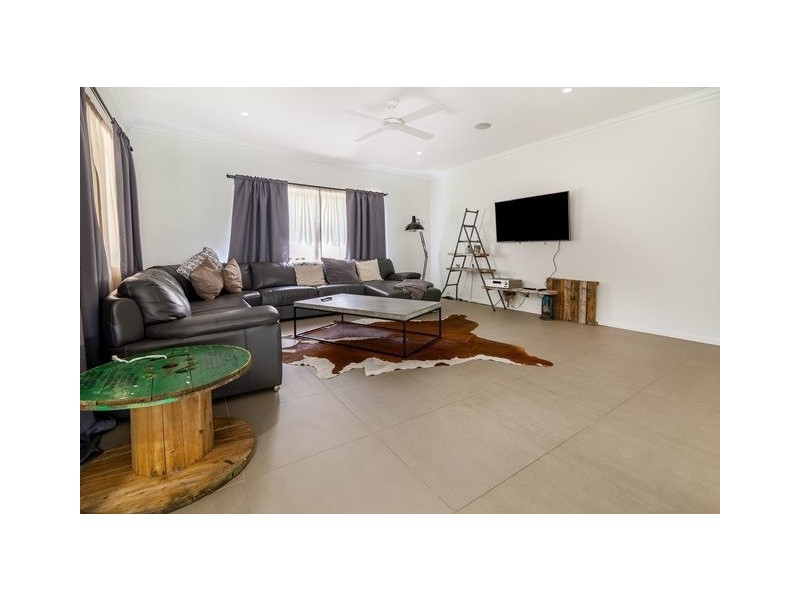 5 Shiloh Court, Pine Mountain QLD 4306