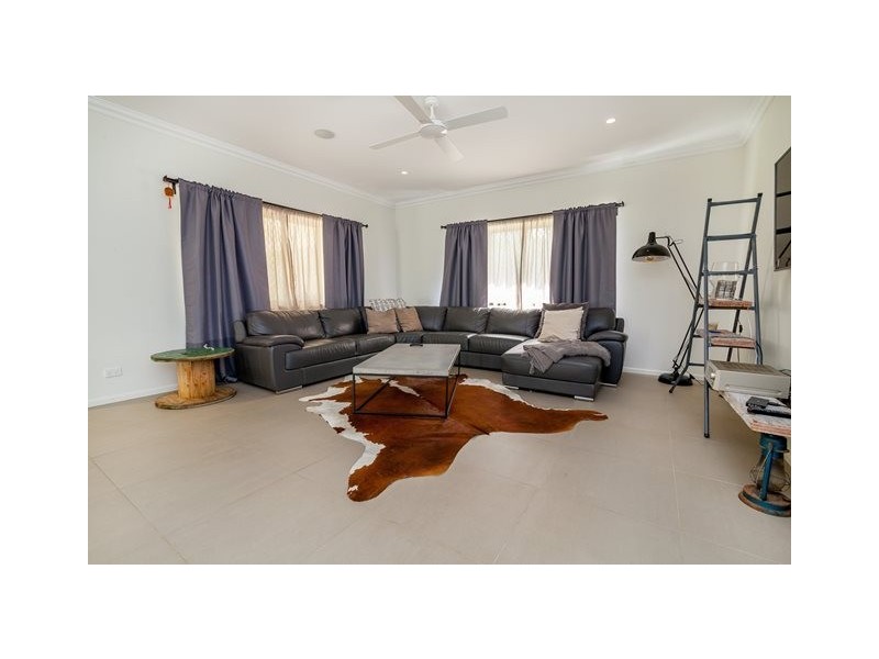 5 Shiloh Court, Pine Mountain QLD 4306