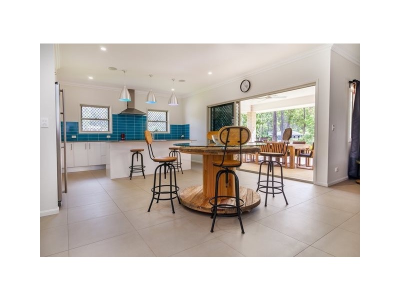 5 Shiloh Court, Pine Mountain QLD 4306